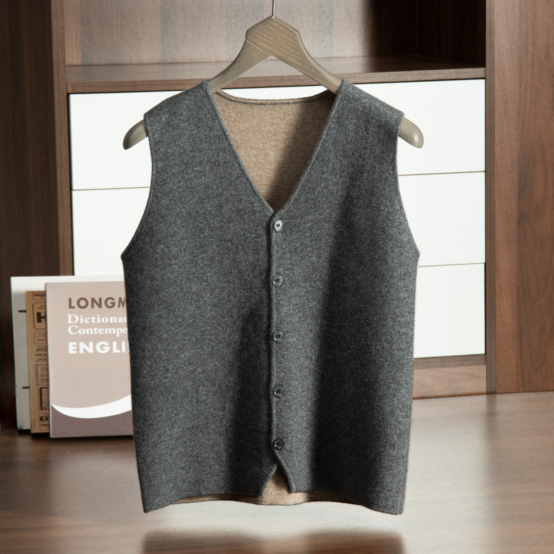 Men's V-neck knitwear