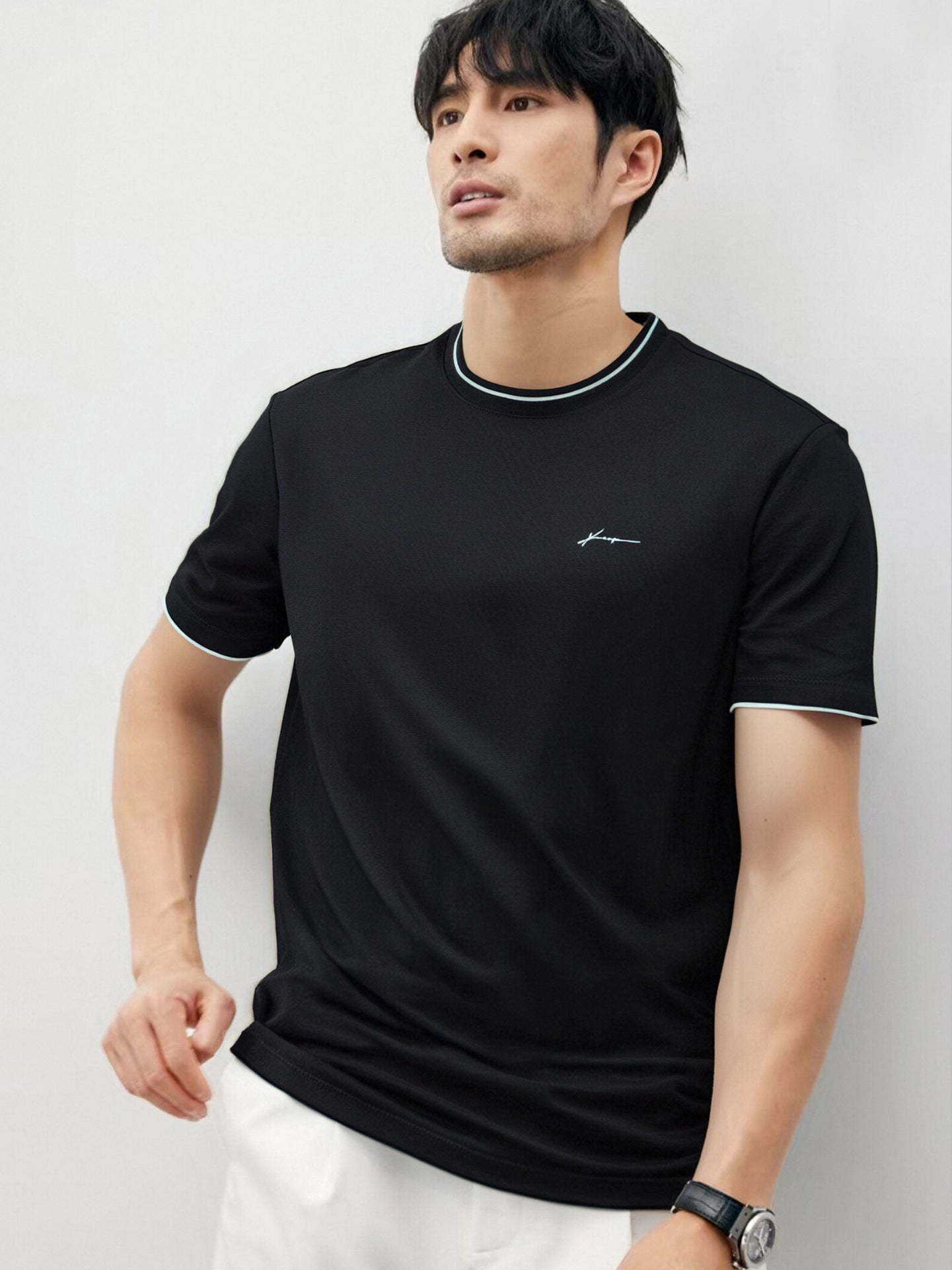 Color -blocked Round-neck T-shirt For Men With Personalized Artistic Signature Embroidery