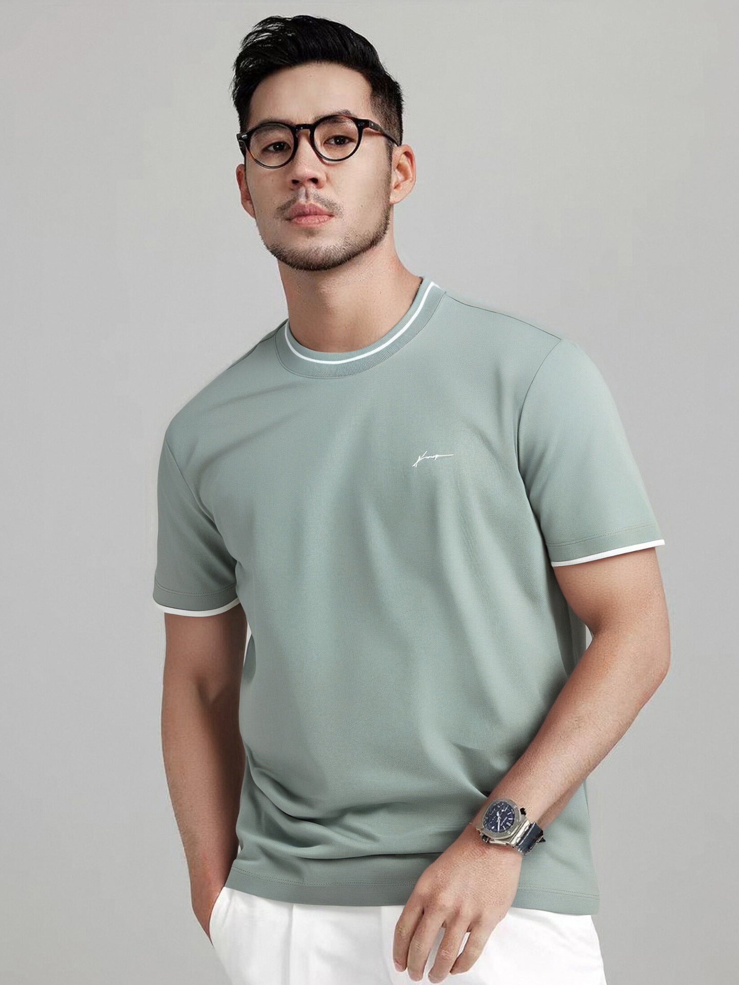 Color -blocked Round-neck T-shirt For Men With Personalized Artistic Signature Embroidery